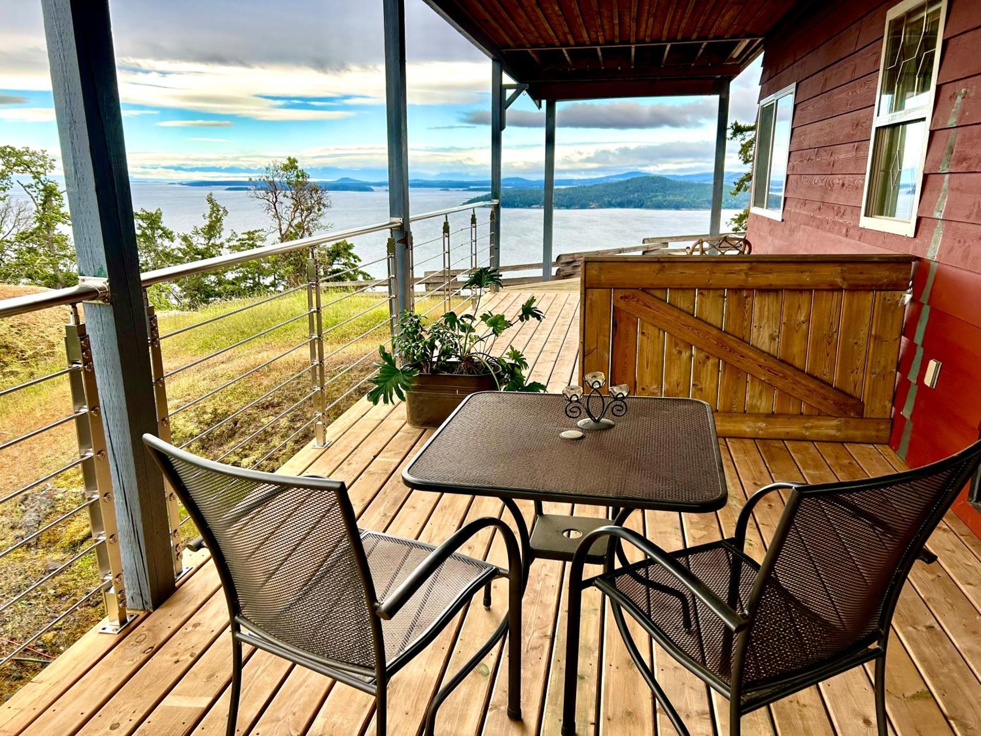 Shangri-La Oceanfront Vacation Home Bedwell Harbour Экстерьер фото